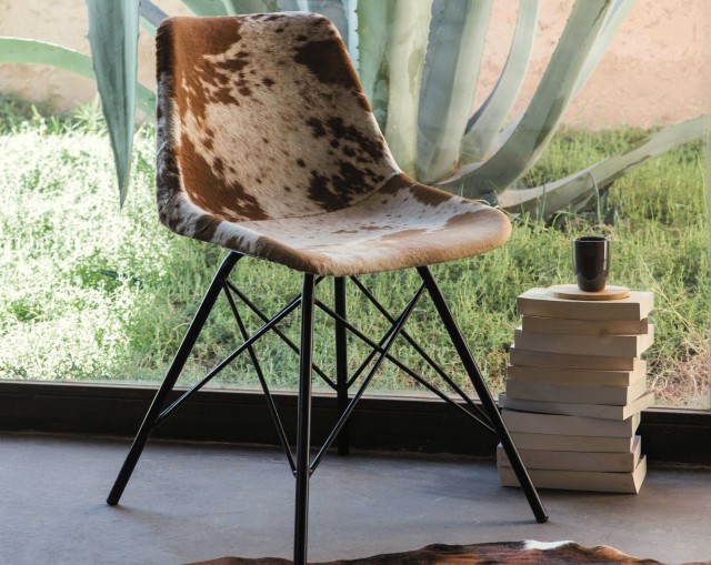 Chaise en peau de vache