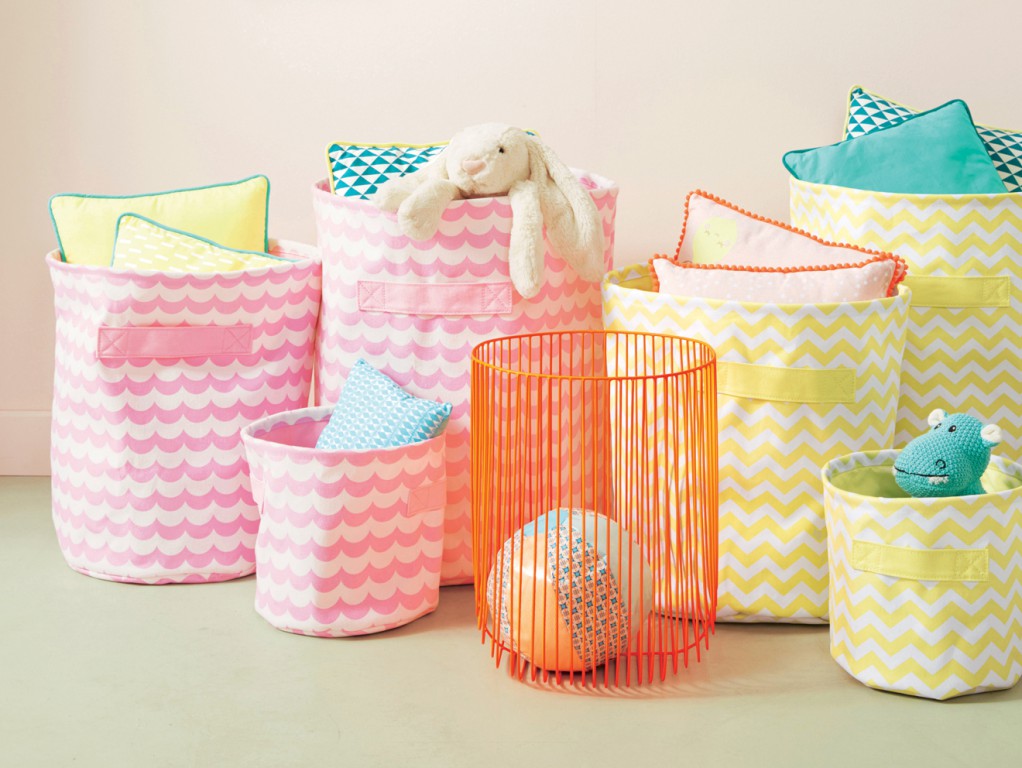 Des idées de rangement pour la chambre de votre enfant Jouets des enfants, magazines, foulards et accessoires: le panier de rangement révèle son utilité dans de nombreuses occasions. Chez Kiabi, nous vous proposons un large choix pour vous permettre de choisir la boite de rangement pas cher qui saura vous satisfaire. Du panier à linge pliable à la housse de rangement gros volume en passant par la housse de vêtement, découvrez dans notre catalogue tous .