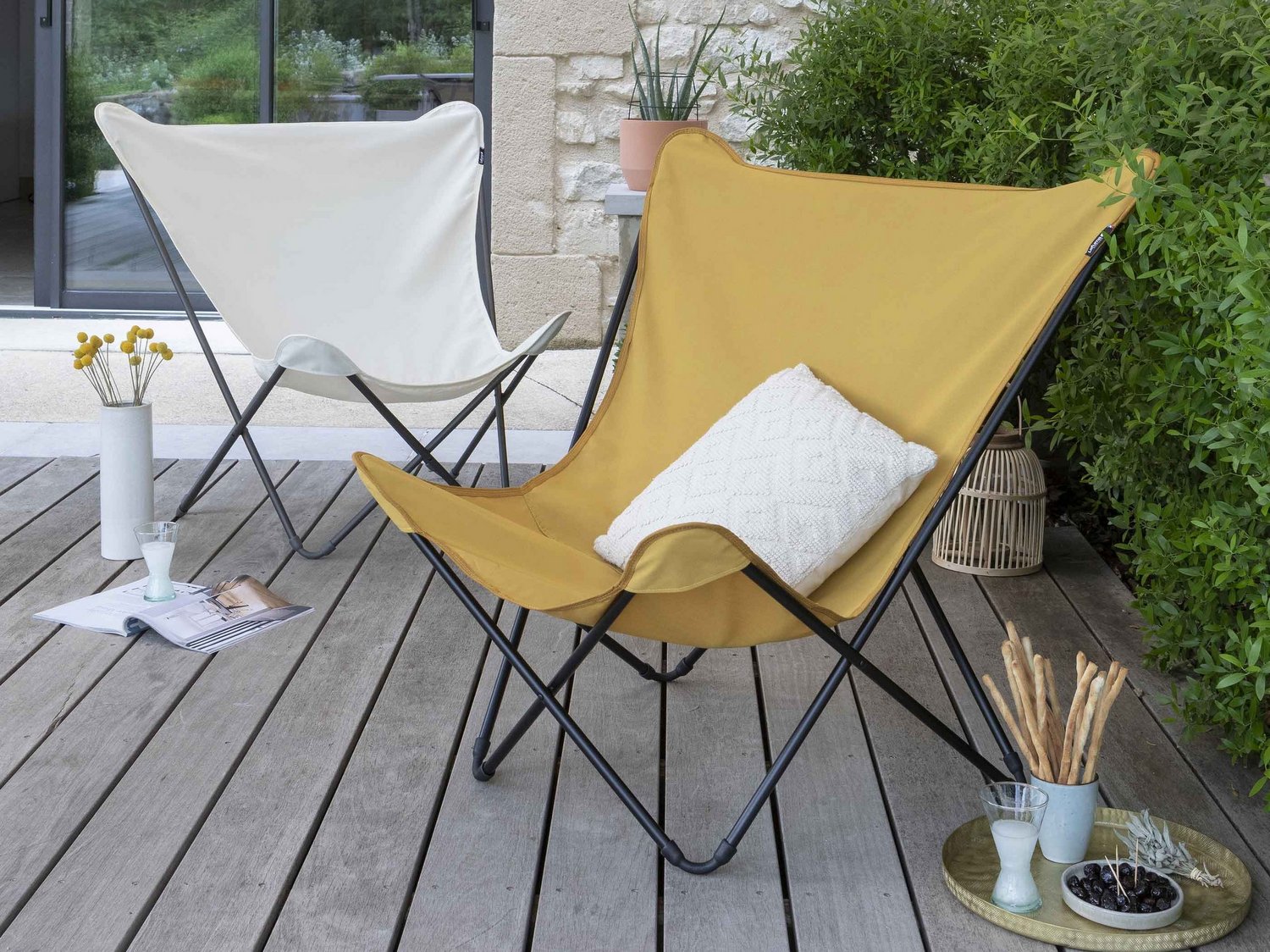 fauteuil papillon jaune