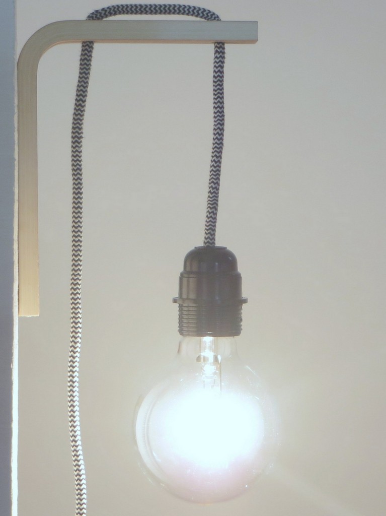 DIY : une lampe de chevet façon baladeuse - Joli Place