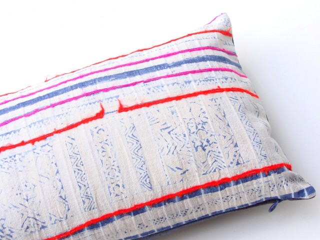 coussin boho en tissu hmong