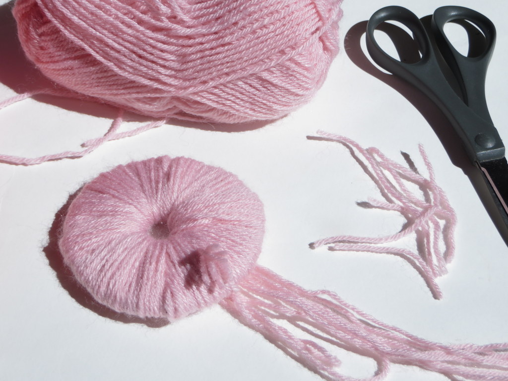 Tuto DIY fabriquer un pompon