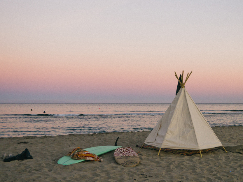 Tipi sur la plage