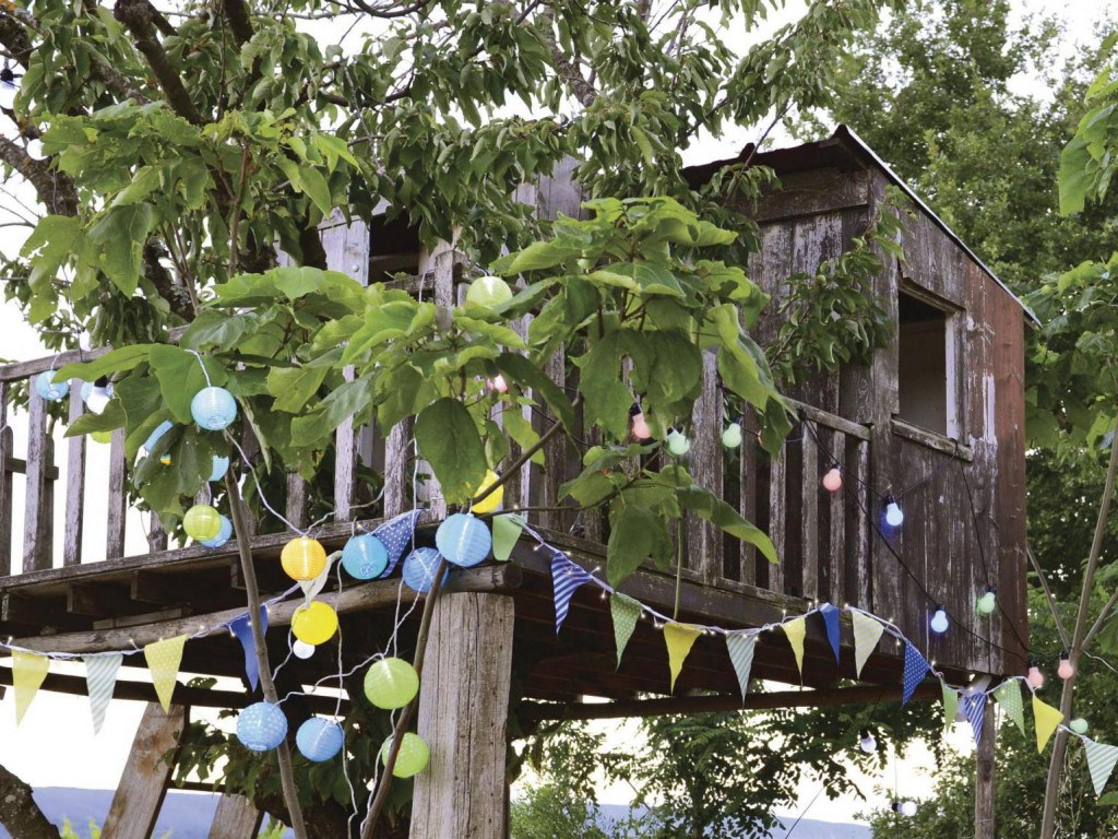 guirlande dans le jardin