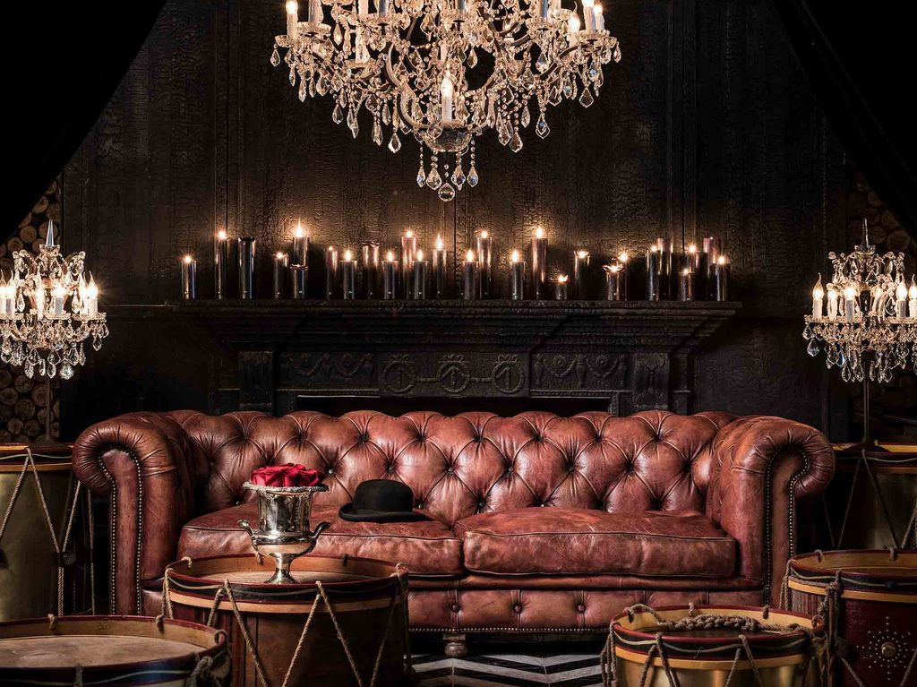 déco style speakeasy