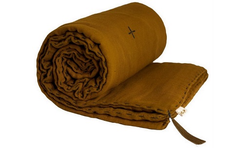 couverture jaune moutarde