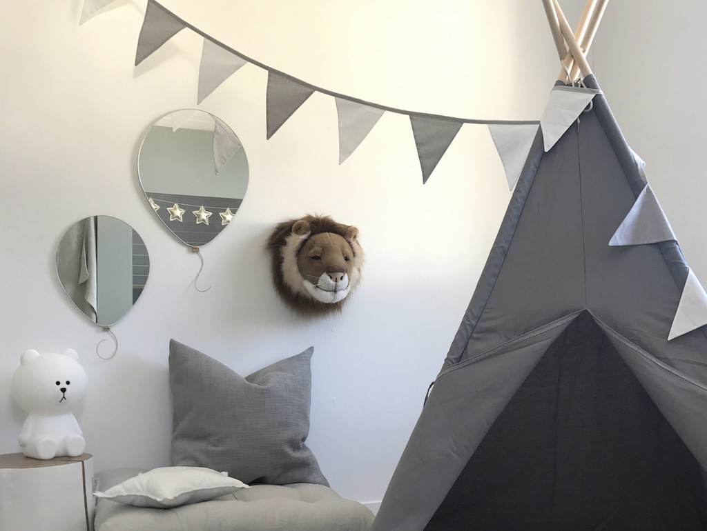 La déco ballon s'envole dans la chambre d'enfant - Joli Place