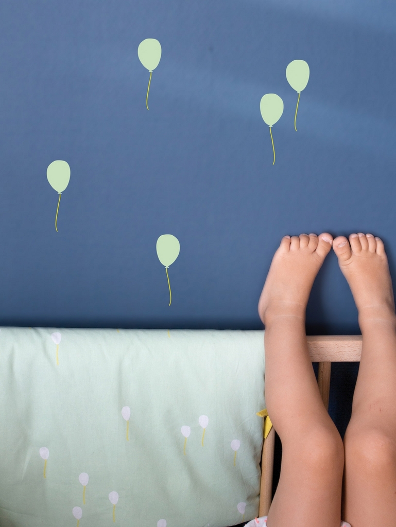 La déco ballon s'envole dans la chambre d'enfant - Joli Place