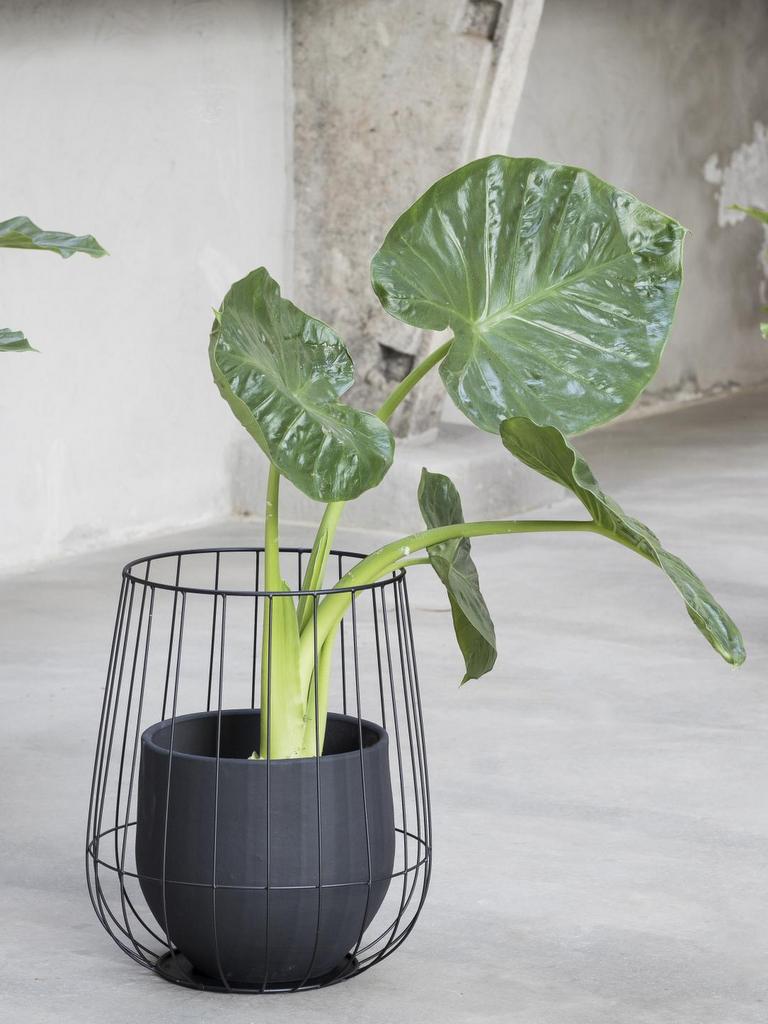 décorer une terrasse avec du noir