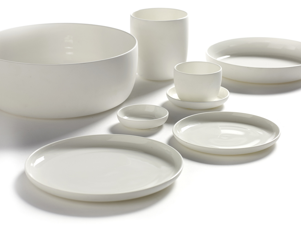 Vaisselle blanche - une table immaculée - Joli Place