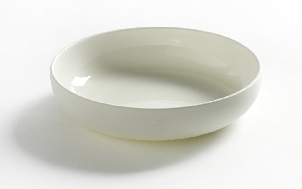 Vaisselle en porcelaine blanche : la délicatesse - Joli Place