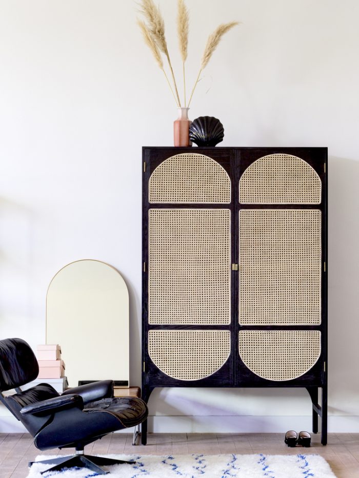 Armoire en cannage on craque pour les modèles HK Living Joli Place