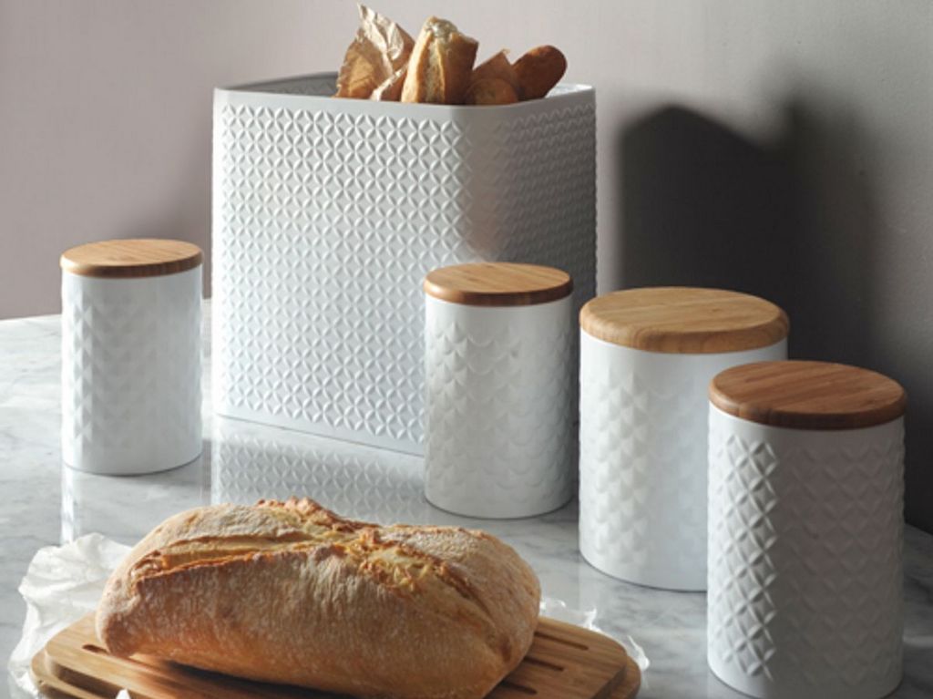 Des accessoires de cuisine blancs - Joli Place