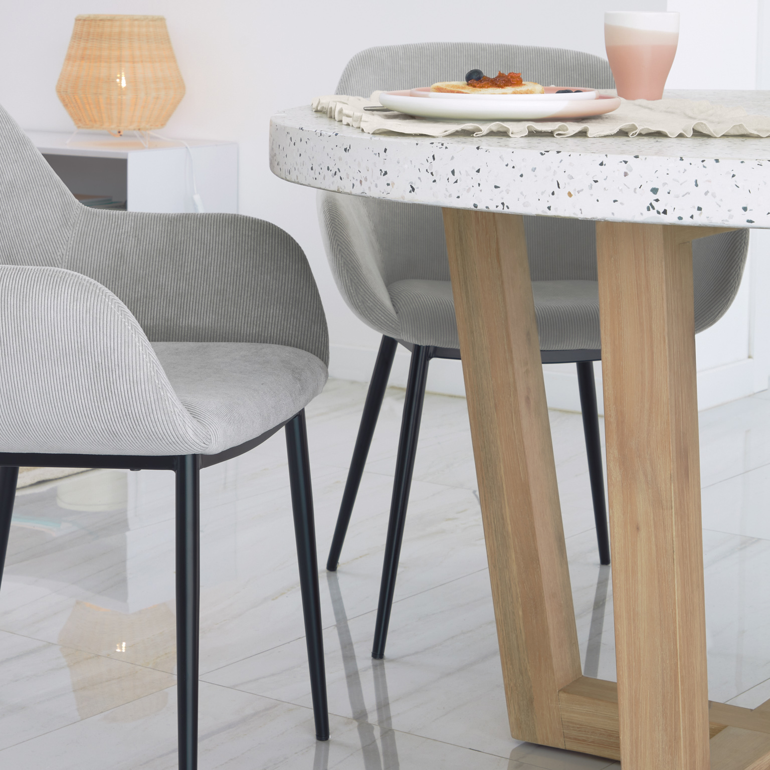 table de repas terrazzo et bois