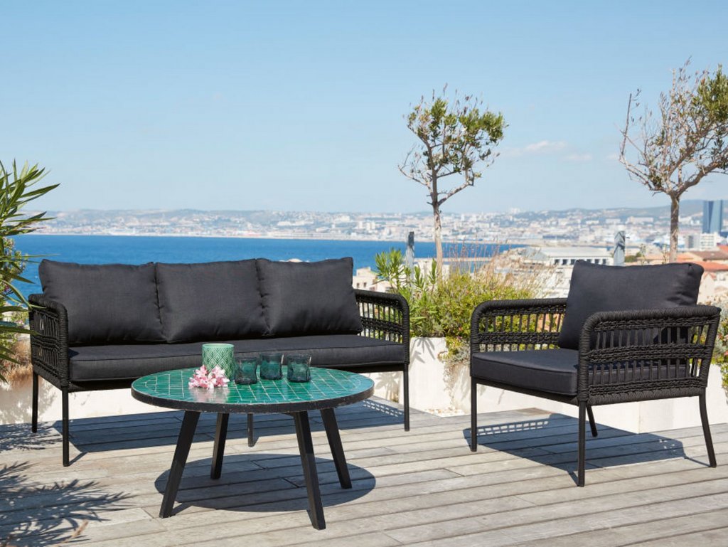 Décorer une terrasse avec du noir - JOLI PLACE