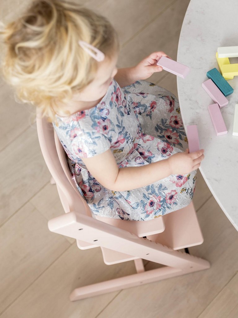 Tripp Trapp, la chaise haute bébé évolutive de Stokke - Joli Place