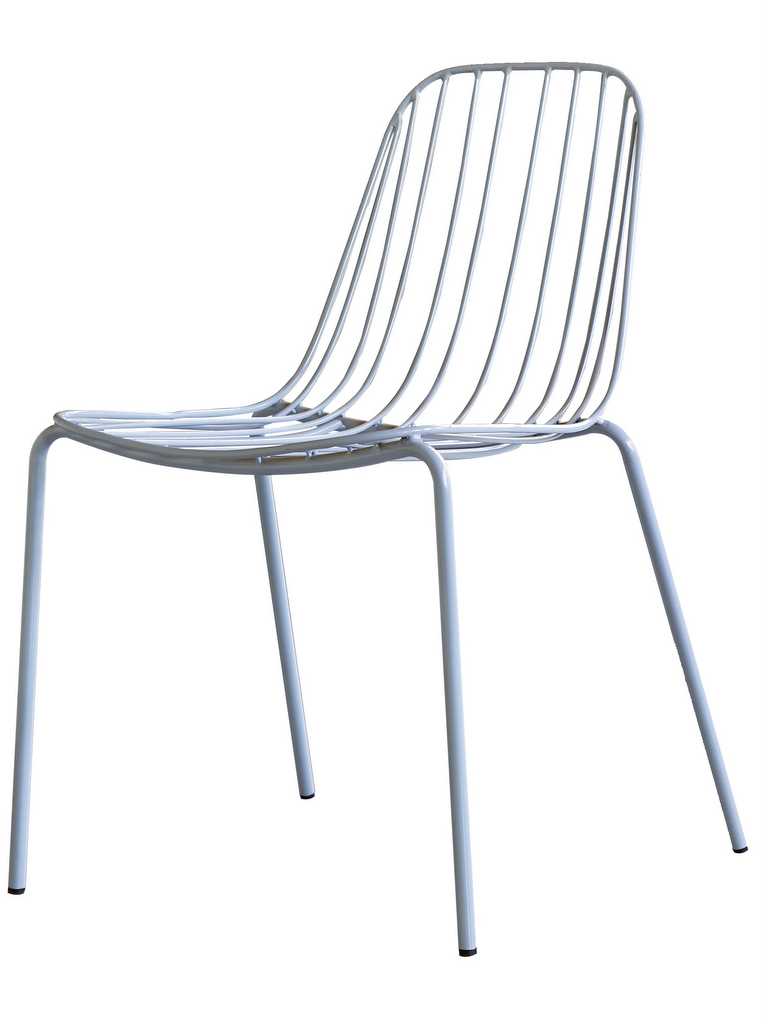 Comment mixer des chaises de jardin dépareillées - Joli Place