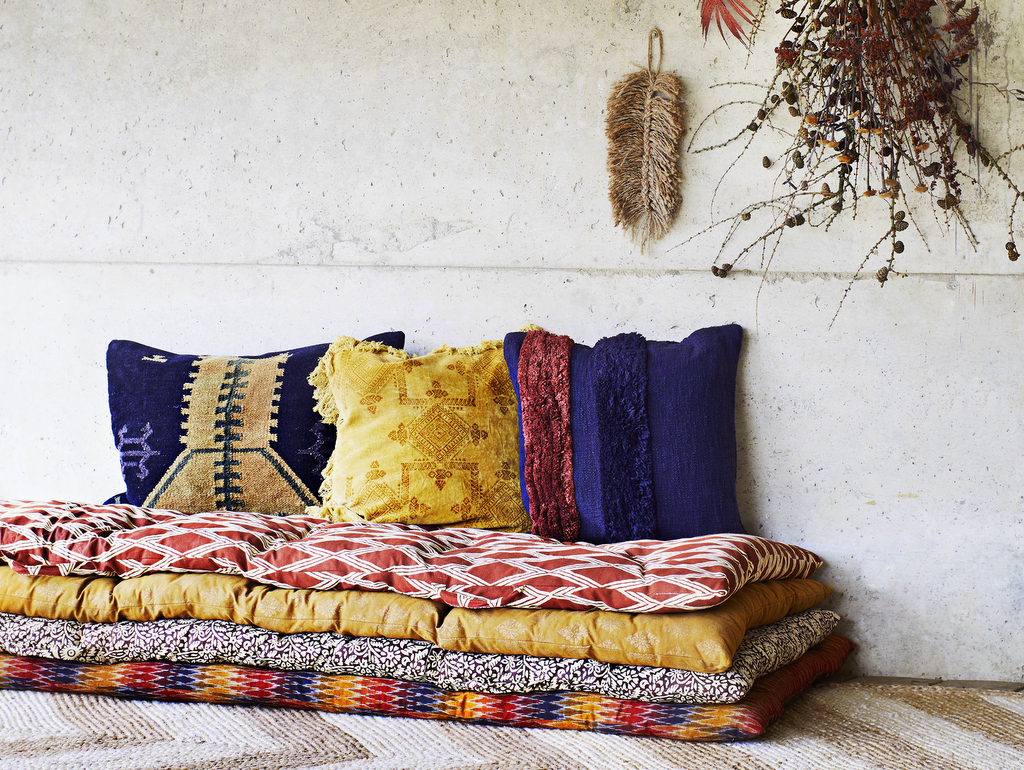 Le bon mix déco : indigo, jaune et terracotta - Joli Place