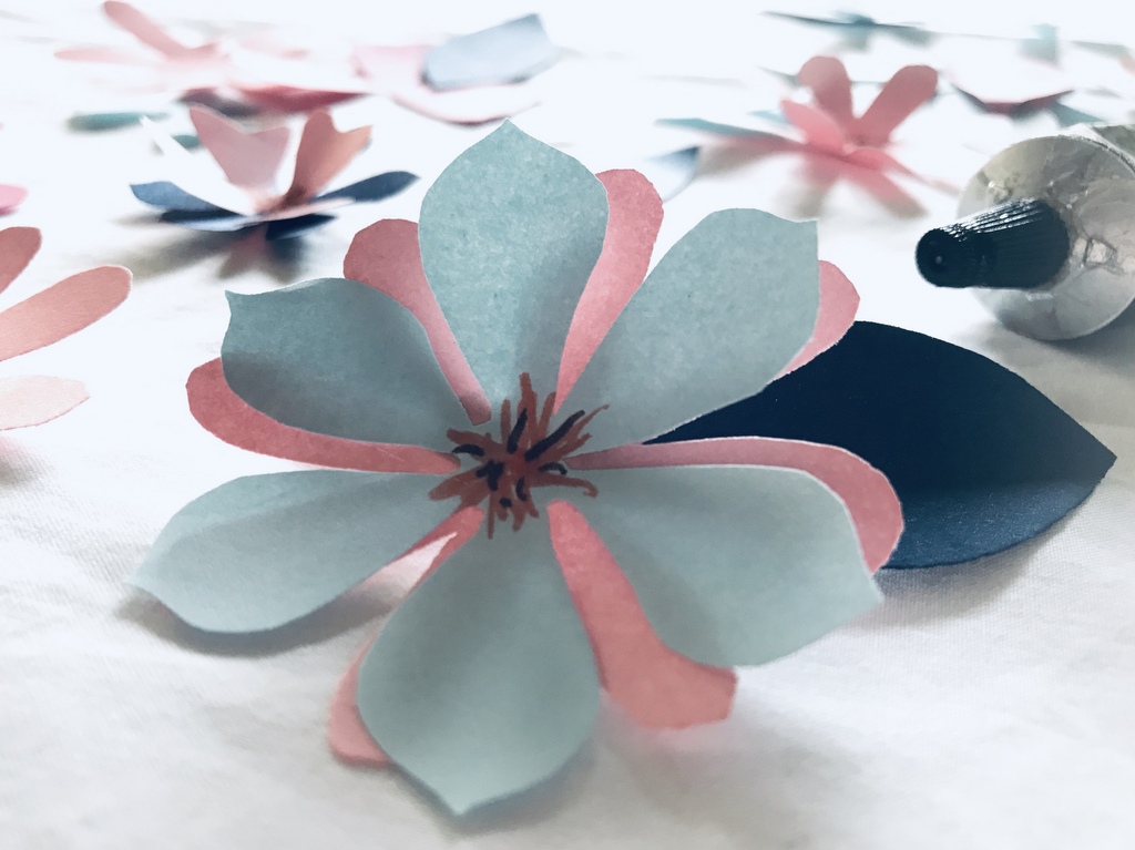 Fabriquer une couronne de fleurs en papier - Joli Place