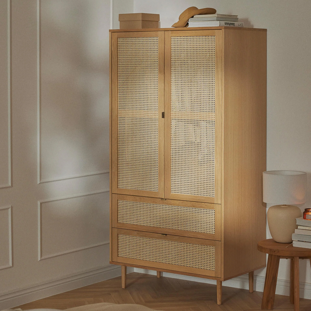 armoire en cannage et bois 2 portes et 2 tiroirs