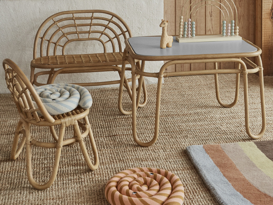table et banc en rotin enfant