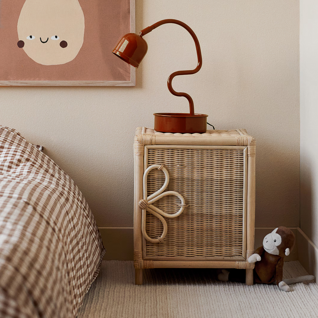 chevet en rotin enfant avec porte