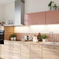 Cuisine avec meubles dépareillés : osez le mélange - Joli Place