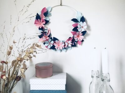 Fabriquer une couronne de fleurs en papier - Joli Place