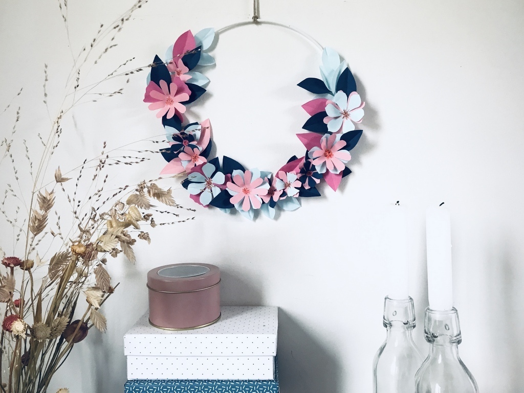 Fabriquer une couronne de fleurs en papier