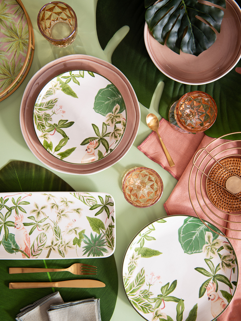 Une déco exotique chic en rose et vert - Joli Place