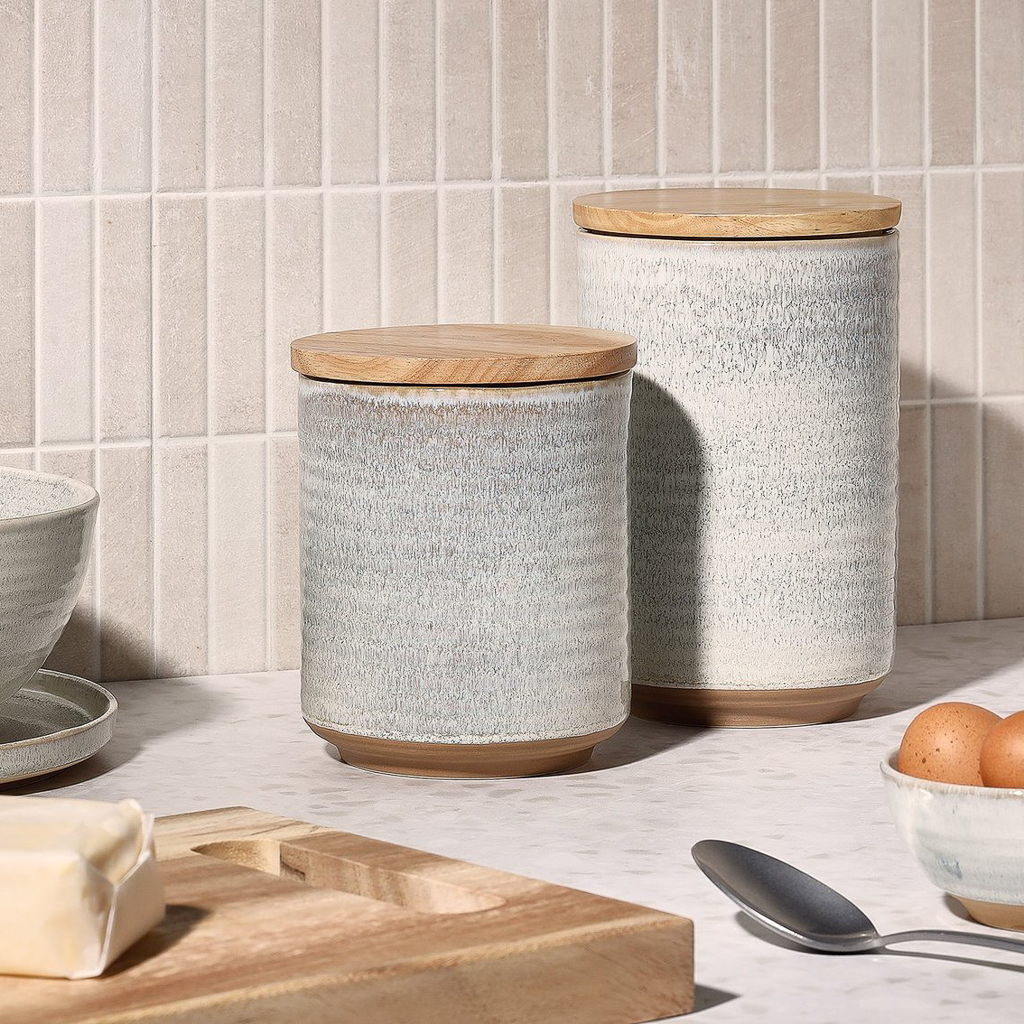 bocal en céramique blanc et gris avec couvercle en bois