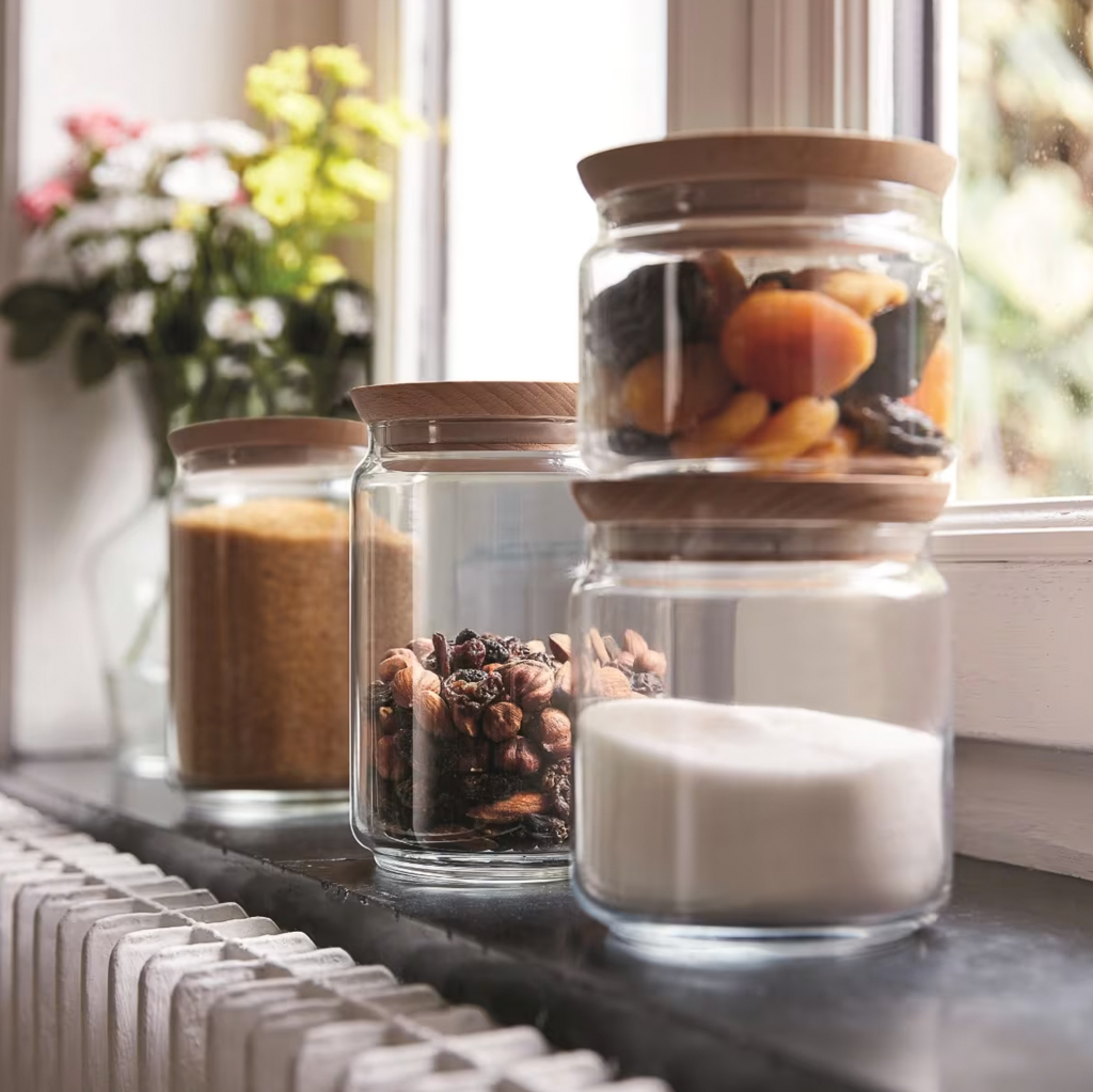 bocal design en verre et couvercle en liège