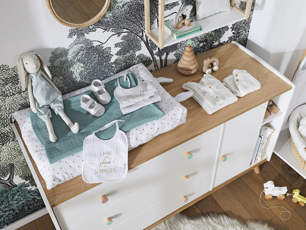 Idée déco : une chambre bébé neutre et stylée - Joli Place