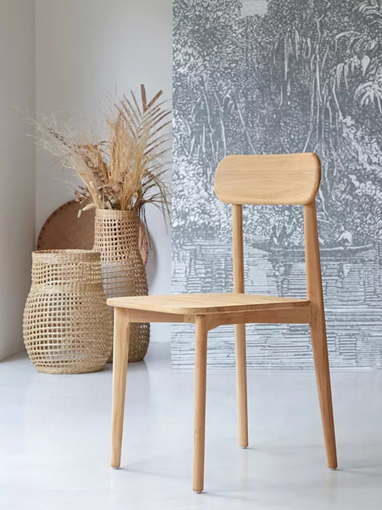chaise design en bois massif