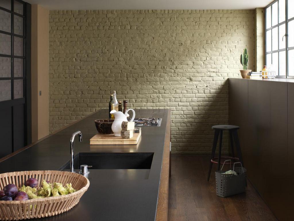 mur de cuisine peint en vert olive 