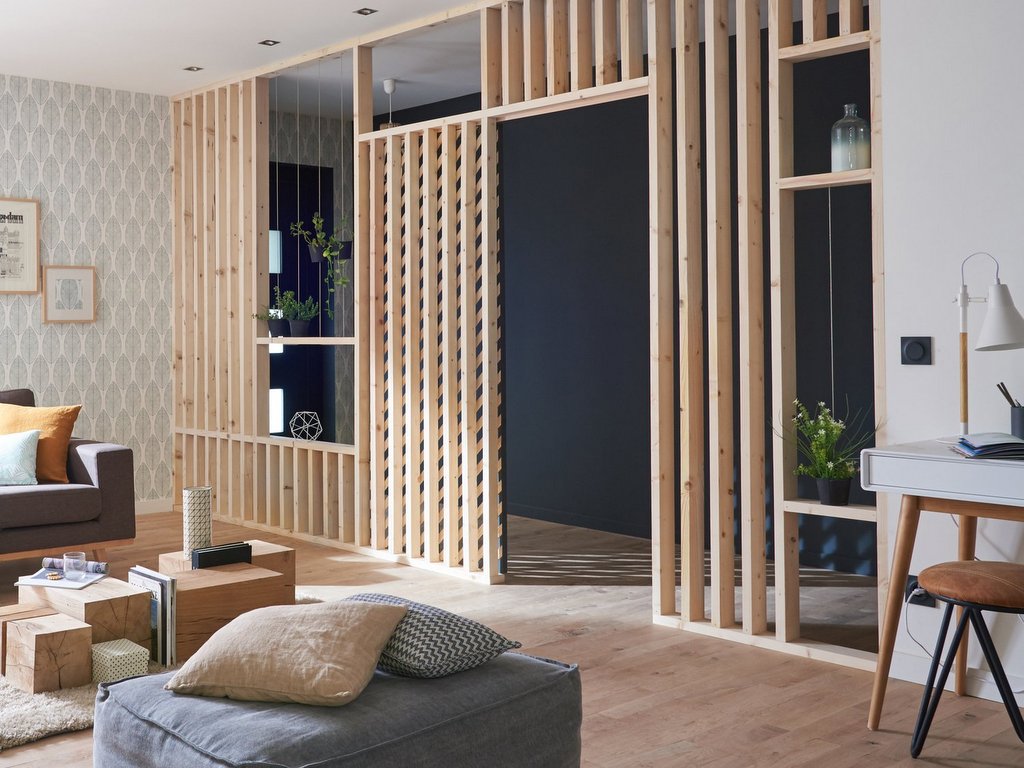 Délimiter un espace intérieur avec un claustra de bois - Déconome