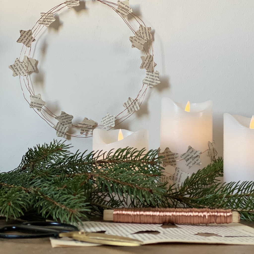 Déco de Noël en papier journal