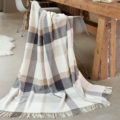plaid en laine à carreaux beige