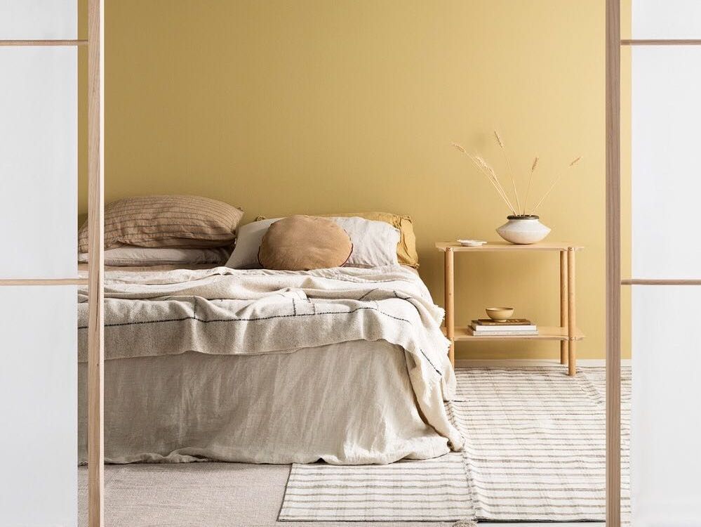 chambre jaune clair et beige