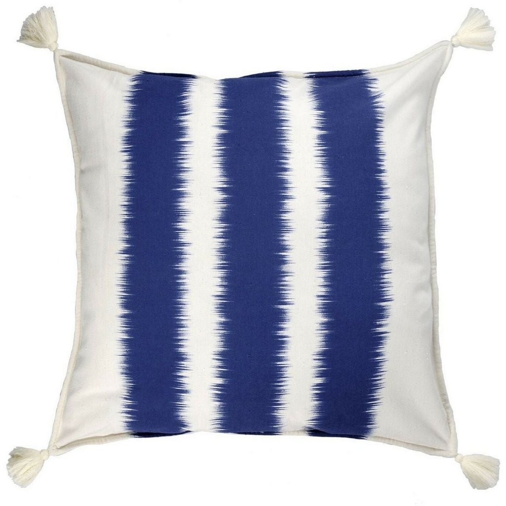 coussin bleu et blanc