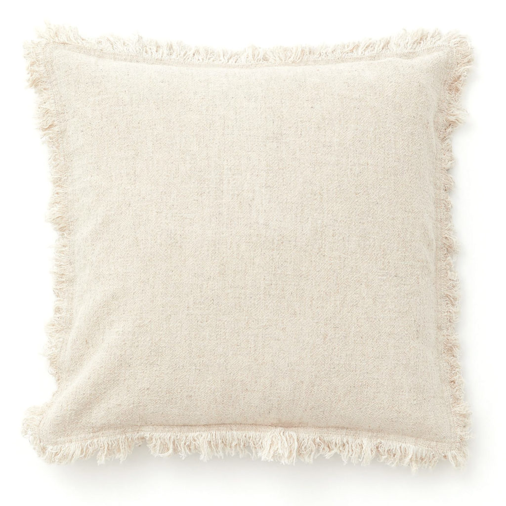coussin en lin beige à franges