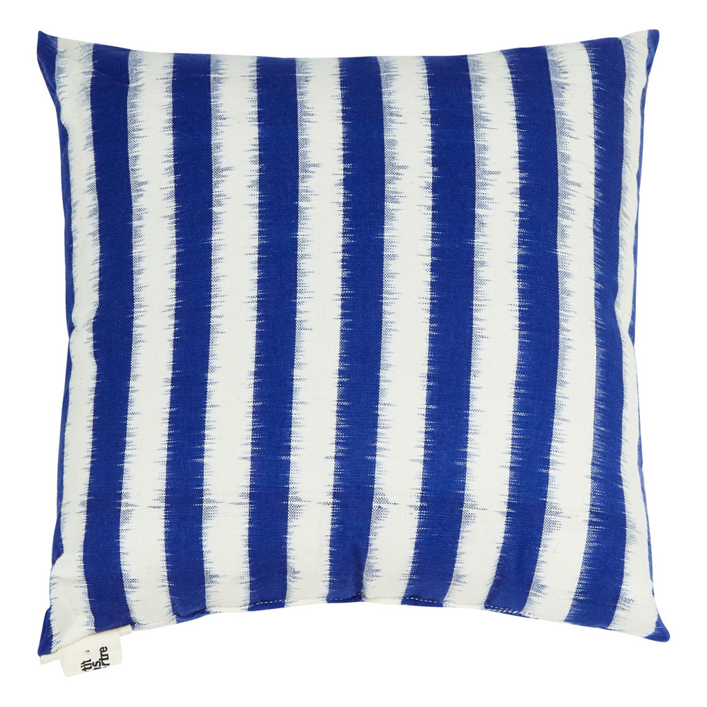 coussin rayé bleu et blanc