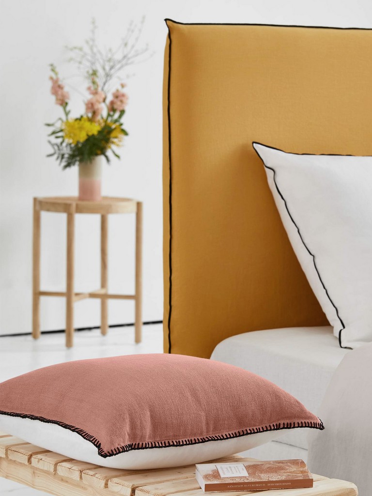 chambre jaune et rose