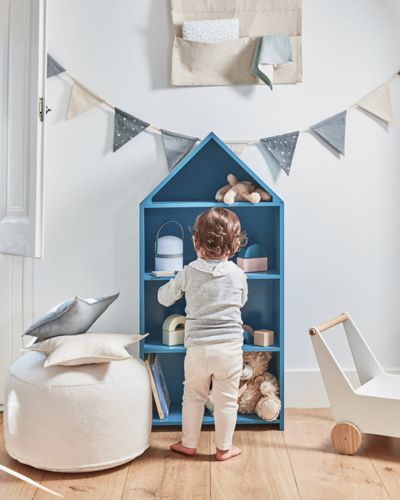bibliothèque maison bleue enfant