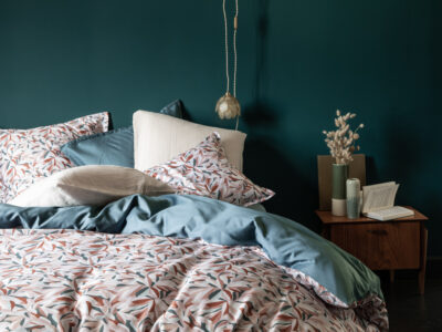 déco chambre mur vert foncé