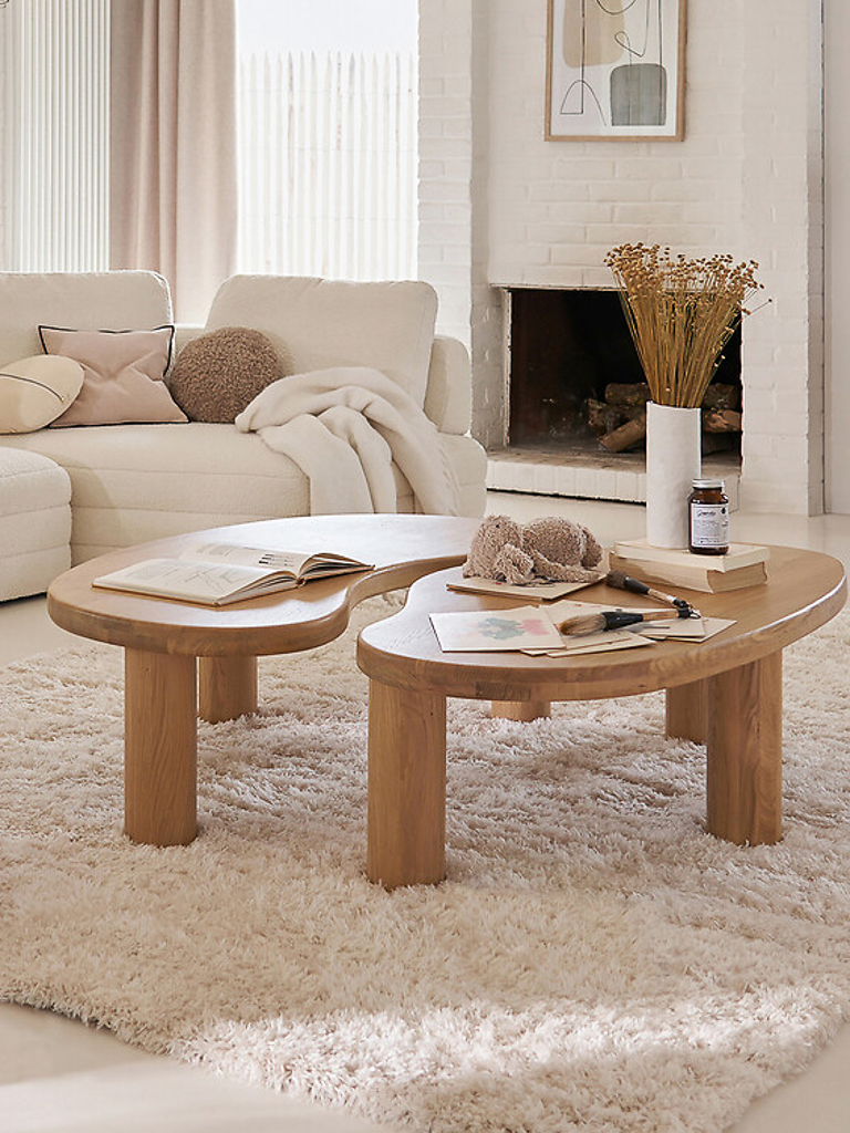 table basse forme haricot en bois clair