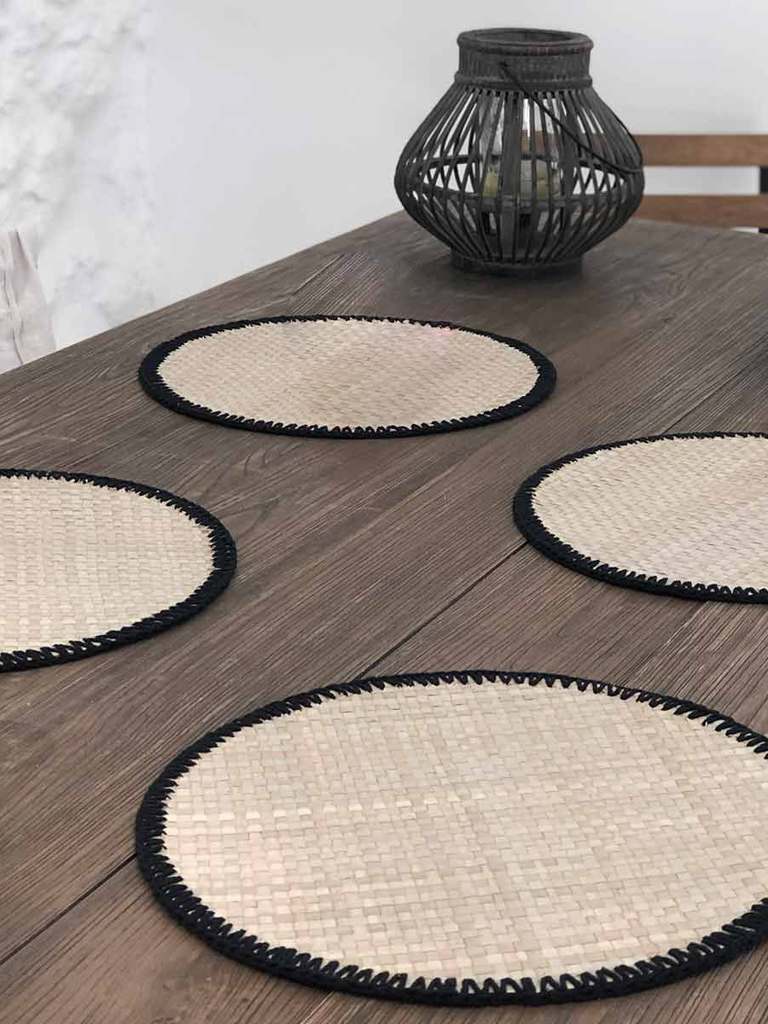 set de table rond naturel et noir