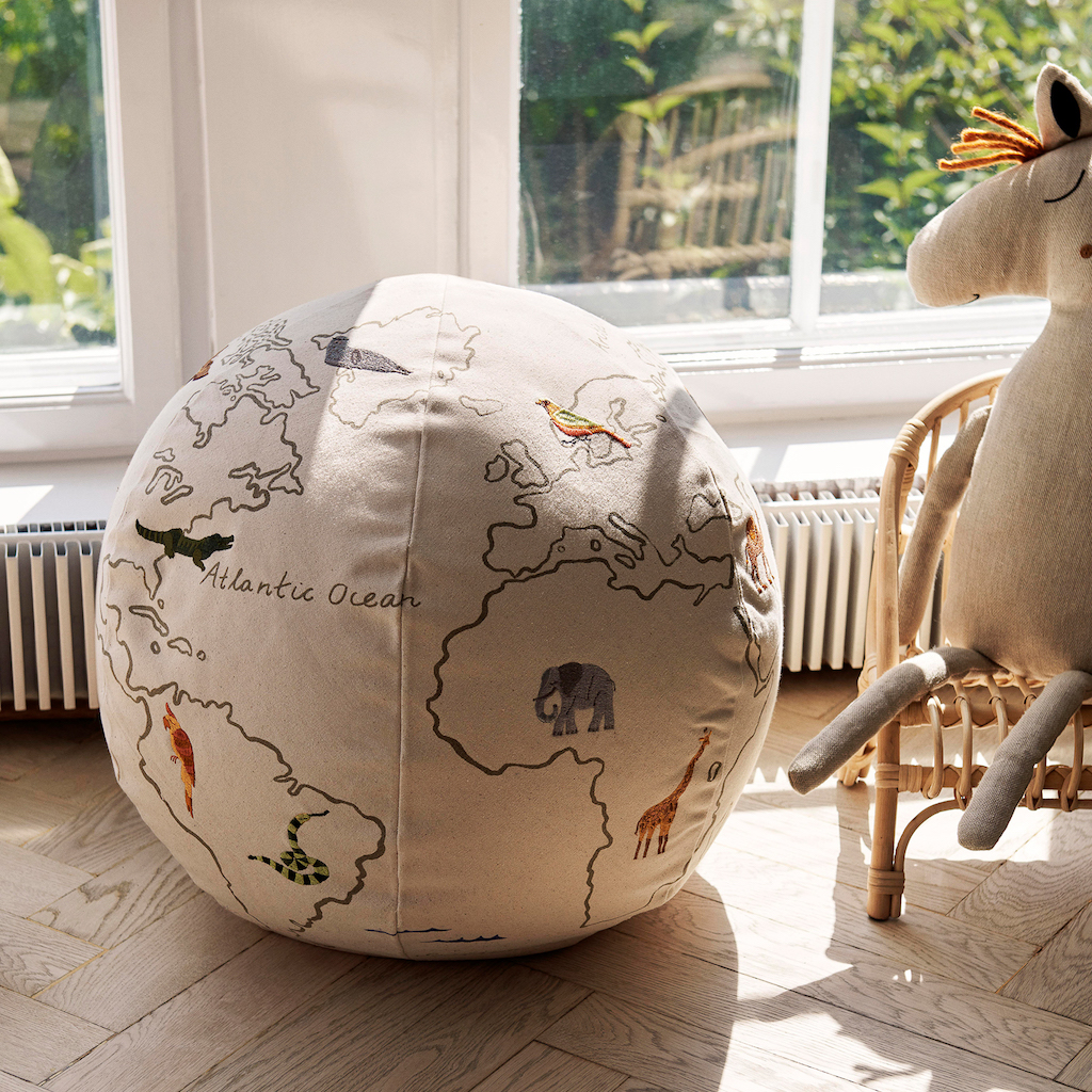 pouf en forme de mappemonde