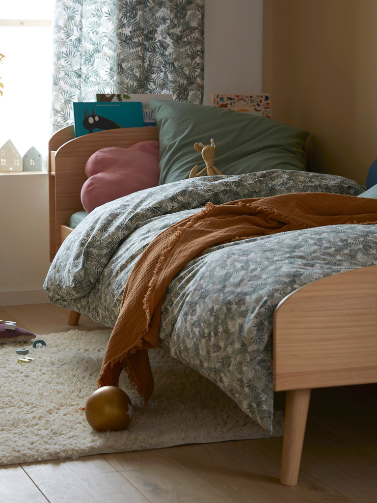 chambre enfant vert et beige