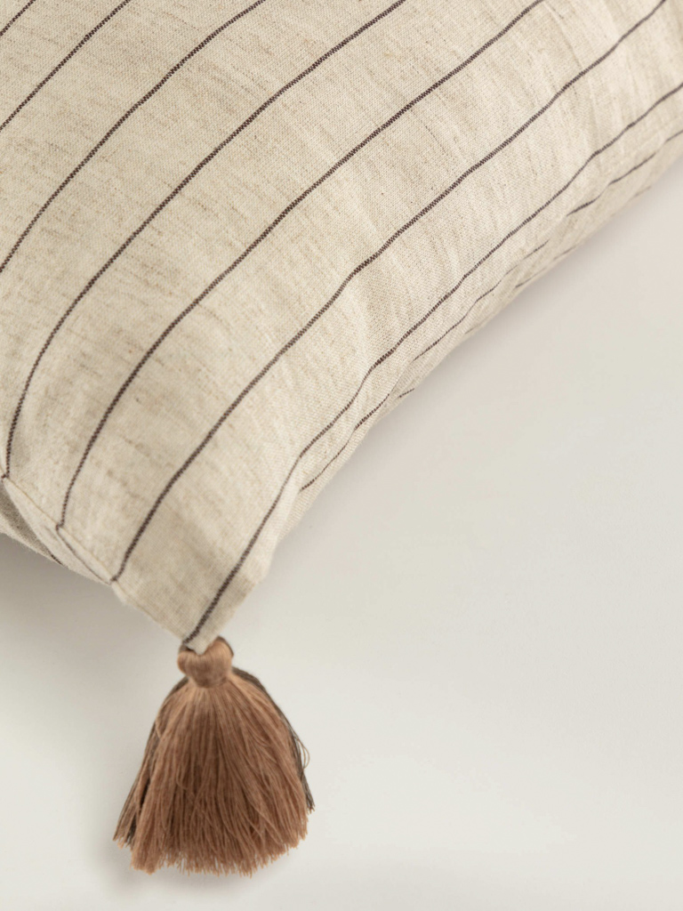 coussin beige rayé